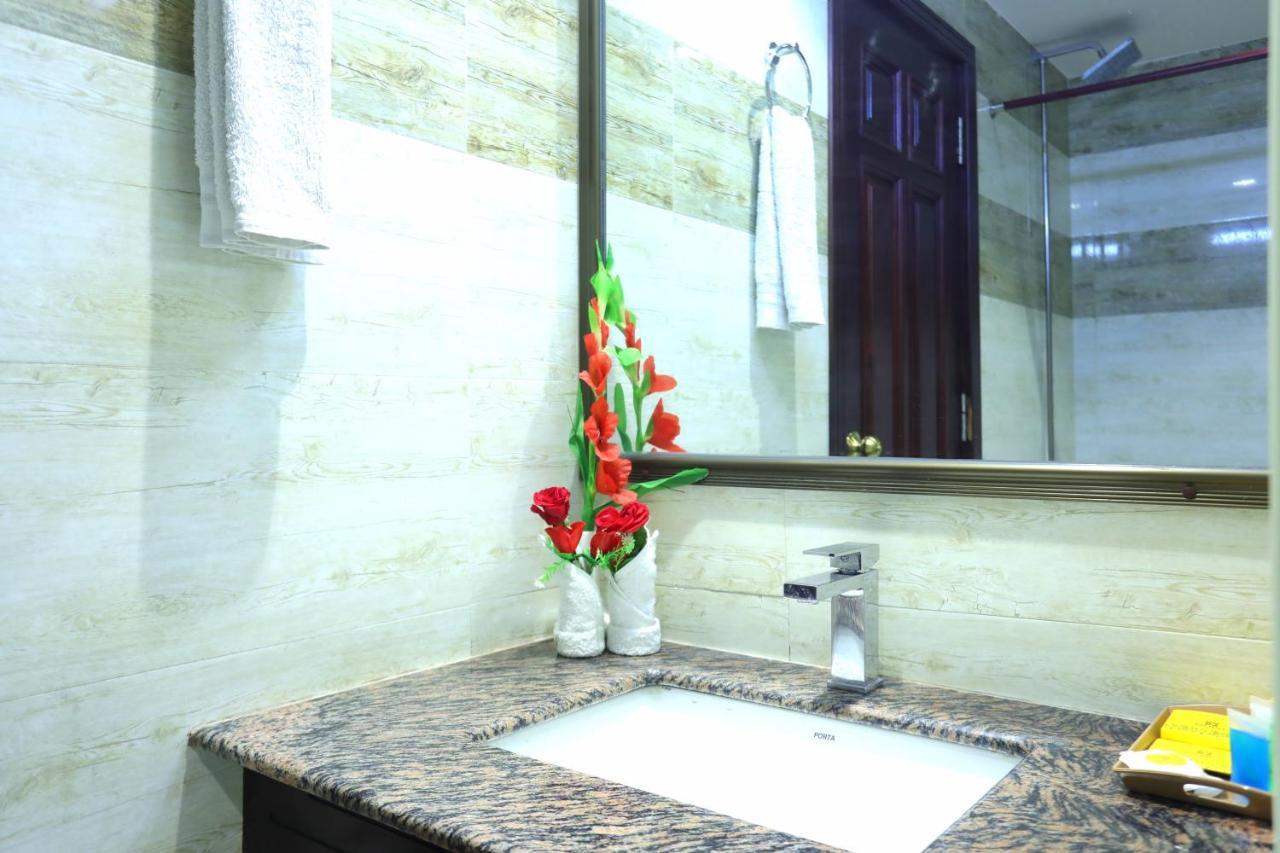 Rachna Hotel Gujranwala Exteriör bild