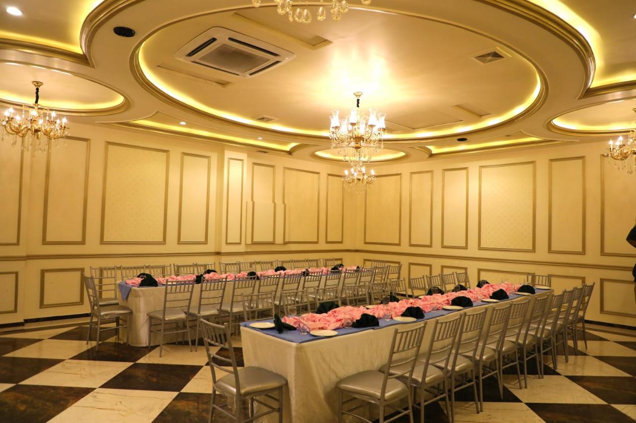 Rachna Hotel Gujranwala Exteriör bild