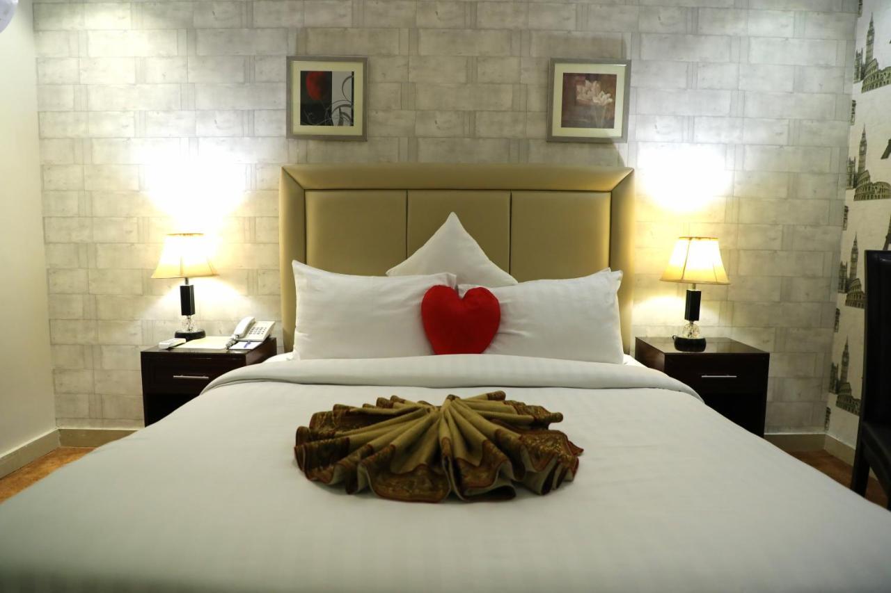 Rachna Hotel Gujranwala Exteriör bild