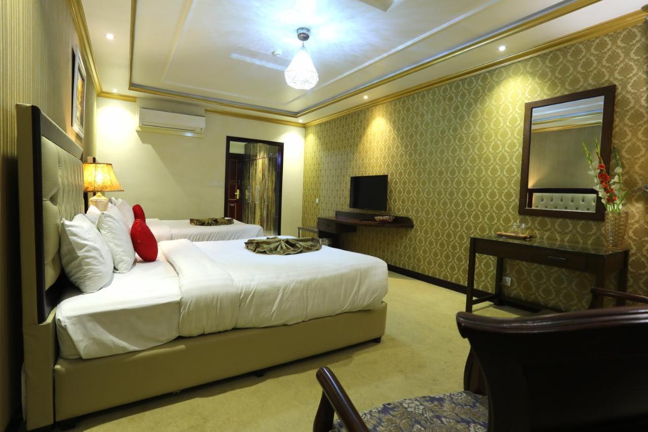 Rachna Hotel Gujranwala Exteriör bild